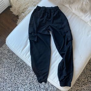 Alo Yoga It Girl Cargo Pant